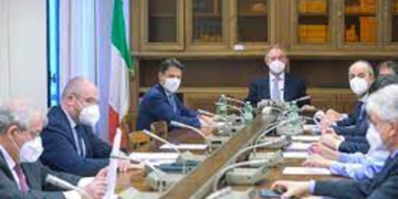 No stop su controllo 007, Copasir provvisorio a inizio legislatura