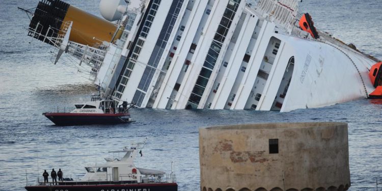 Concordia, De Falco: “Schettino al lavoro? E’ pena alternativa”