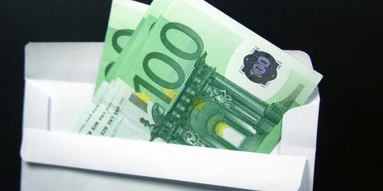 Corruzione, casa svenduta all’asta dopo fallimento: la denuncia