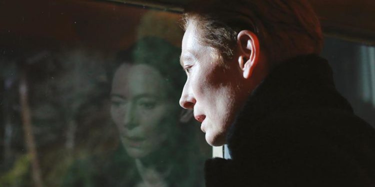 Venezia 2022, Tilda Swinton si sdoppia per ‘The Eternal Daughter’