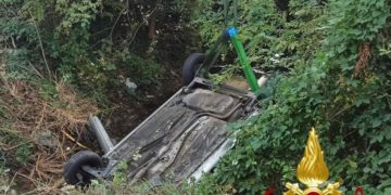 Milano, 91enne trovata morta nell’auto in un canale di irrigazione