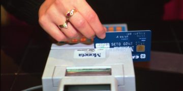 Detraibilità spinge consumatori a usare bancomat e carte, 327 mld spesi in 2021
