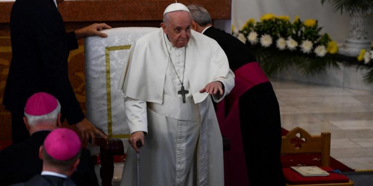 Papa, ultimo giorno in Kazakistan: “Comunità cristiane siano scuole di sincerità”