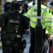 Elisabetta, accoltellati due poliziotti a Londra