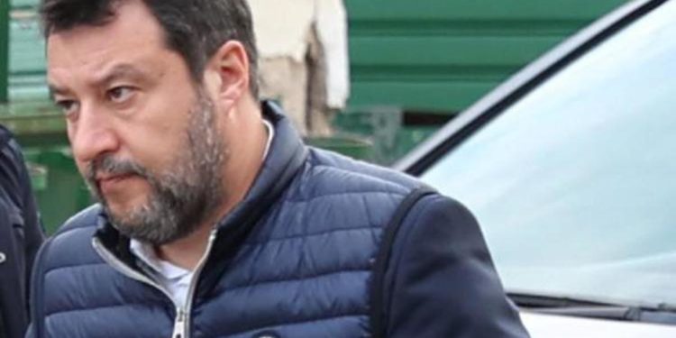 Lega, vertice federale rinnova”piena fiducia a Salvini”