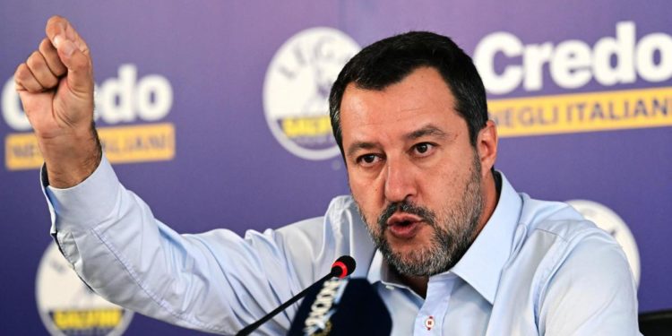 Governo, Salvini: “Centrodestra unito, bloccare sbarchi tra nostre priorità”