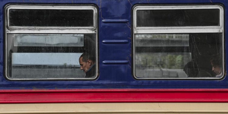 Ucraina, Polonia e Bulgaria ai connazionali: “Lasciate la Russia”