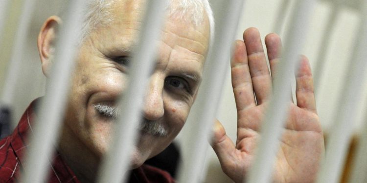 Nobel Pace 2022, chi è Ales Bialiatski