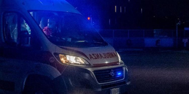 Cerca di evitare gatto con sua minicar, ferita 17enne: morto fratello 15enne