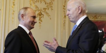 Ucraina, Putin apre a incontro con Biden che frena: “Dipende”