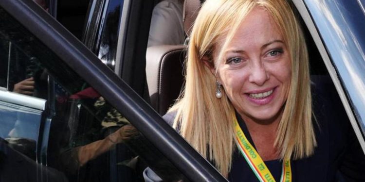 Caro energia, Meloni a Scholz: “Passi avanti Ue, ora ridurre prezzi”
