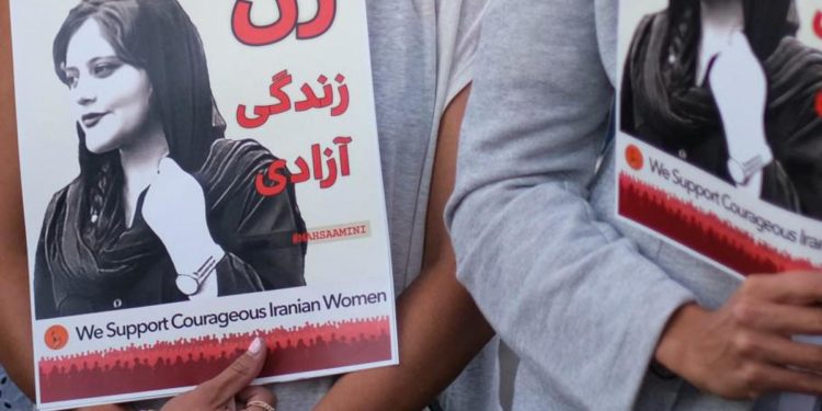 Iran, morte Mahsa e repressione proteste: Italia e 5 Paesi Ue per sanzioni