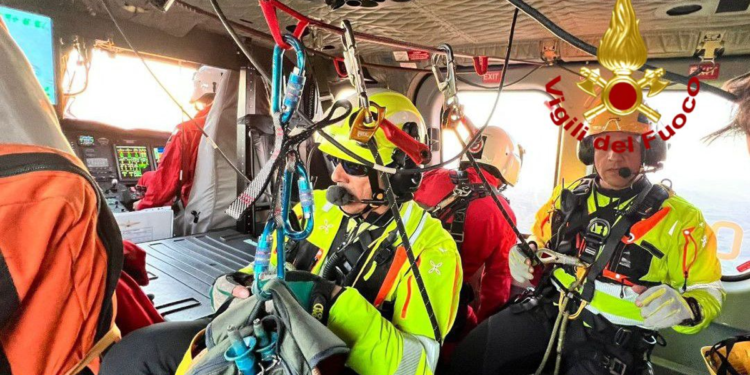Palermo: Vigili fuoco recuperano escursionista colto da malore a Rocca Busambra