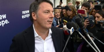 Pd, Renzi: “E’ finito, noi siamo il futuro”