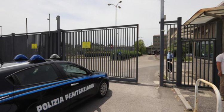 Violenze carcere S.M.Capua Vetere: proroga indagini per altri 41 agenti