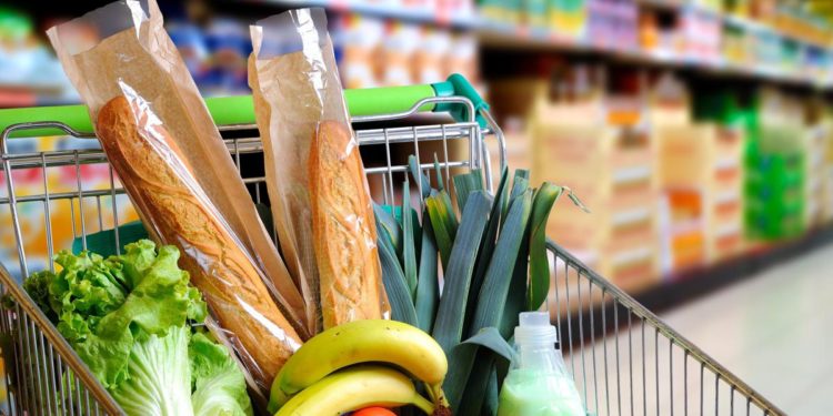 Alimenti, Altroconsumo: inflazione non si arresta ma calano alcuni prodotti