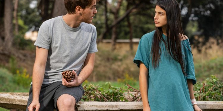 Su Netflix ‘Tutto chiede salvezza’: dentro il disagio psichico tra dramma e humor