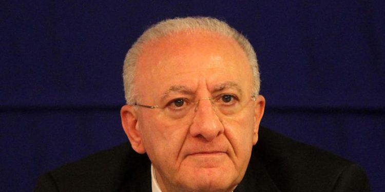 Fontana presidente Camera, De Luca: “Non c’è limite al peggio”