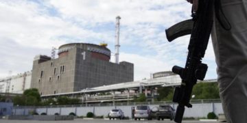 Ucraina, Zelensky: “Siamo sull’orlo di un disastro nucleare”