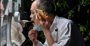 Covid Cina, Lopalco: “Metà popolazione lo sta incubando o sta avendo contatto”