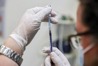 Covid Italia, in arrivo tre circolari: vaccini, raccolta dati e isolamento