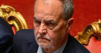 Franco Frattini, Calderoli: “Penso a tumore che combatto da 10 anni”