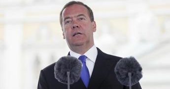 Russia, Putin nomina Medvedev suo vice in Commissione militare