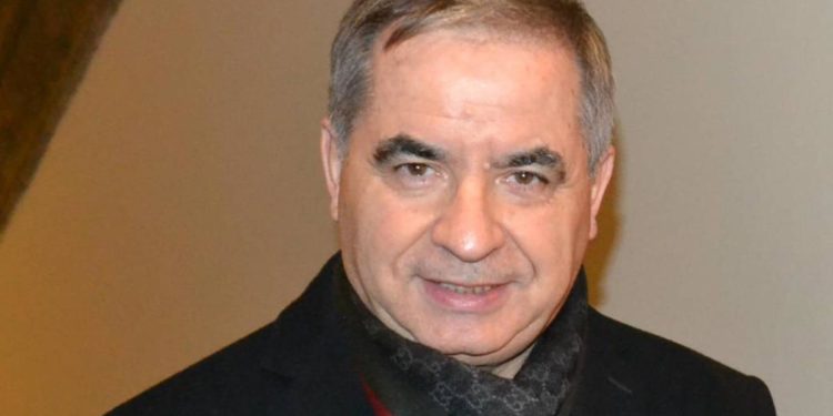 Vaticano, Becciu: “Incontro cordiale col Papa”