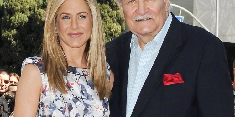 E’ morto l’attore John Aniston: il padre di Jennifer aveva 89 anni