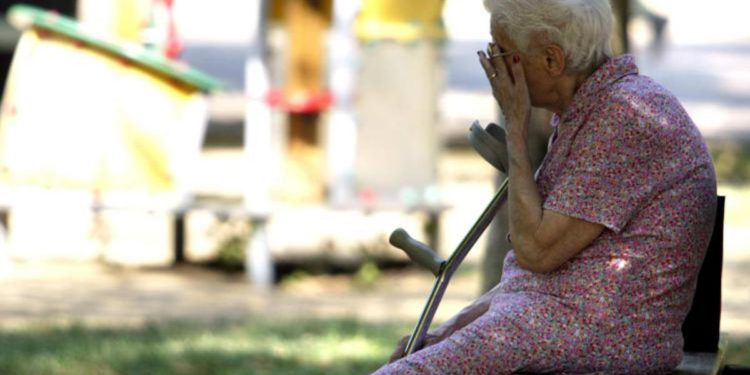 Avellino, disabile picchiata in Rsa: operatrice arrestata e due sospese