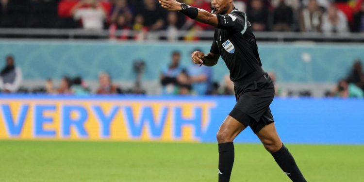 Belgio-Canada, ‘show’ dell’arbitro Sikazwe. E non è il primo…
