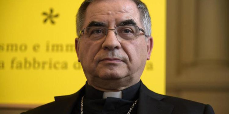 Vaticano, procura Sassari: “In telefonata Becciu si voleva spingere Papa a dire cose utili per processo”