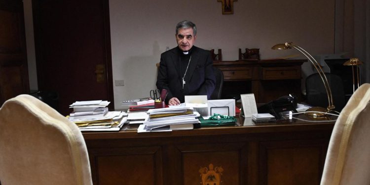 Vaticano, cardinale Becciu indagato per associazione a delinquere