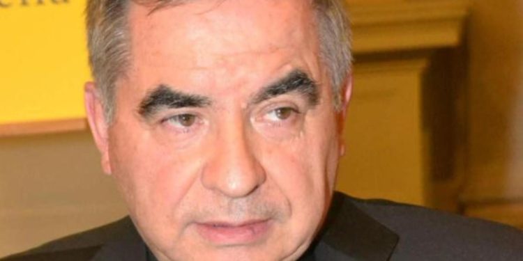 Vaticano, legali famiglia Becciu: “Chat sfogo privato, irrilevanti penalmente”