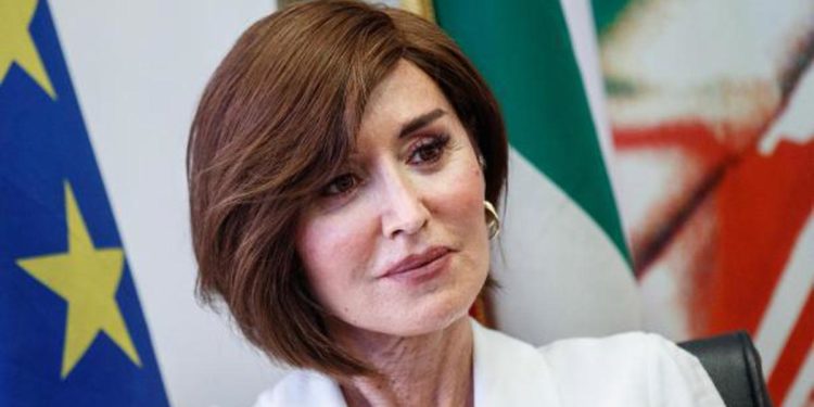 Ricerca, Bernini: “Arte e scienza nostri pilastri, pronta a dialogo con Parlamento”