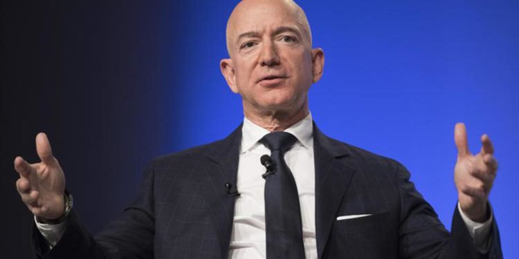 Bezos donerà (quasi) 124 miliardi in beneficenza
