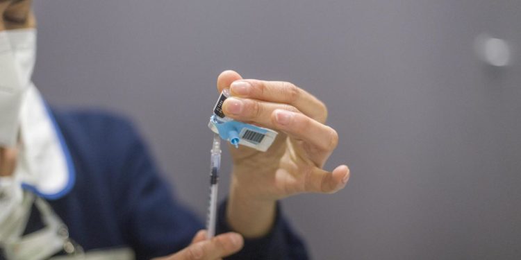 Gemmato e i vaccini, parole sottosegretario diventano caso