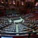 Camera, allattare in Aula ora si può