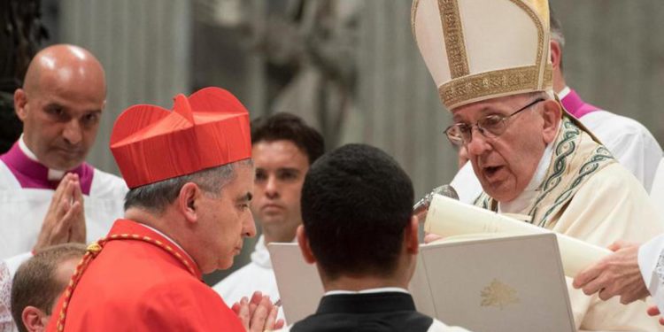 Vaticano, il fratello di Becciu alla Zambrano: “Porta la registrazione del Papa, ordine di A”