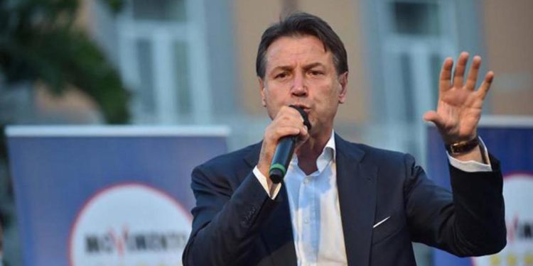 Sondaggio politico: FdI arresta avanzata, M5S sorpassa il Pd