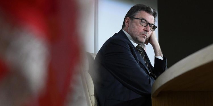 Manovra 2023, Giorgetti: “Fase di difficoltà, aiuti più mirati”