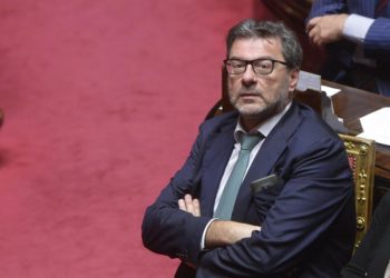 Bollette, flat tax e tregua fiscale: il decreto Aiuti quater oggi in Cdm