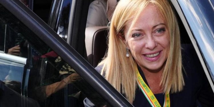 Meloni consola la piccola Celeste in lacrime: “Studia che poi diventi come me, ma sbrigati…”