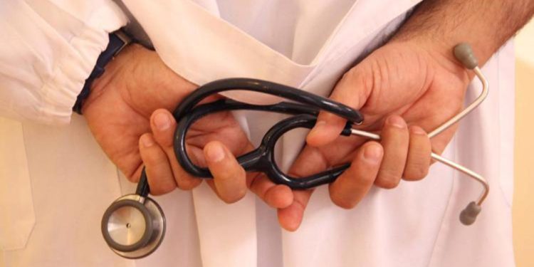 Sanità, il Papa: “Medico famiglia quasi scomparso, a rischio cura sul territorio”