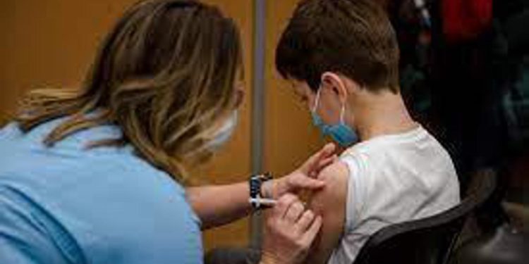 Covid, ok Ema a vaccino Omicron 4-5 di Pfizer in bimbi 5-11 anni