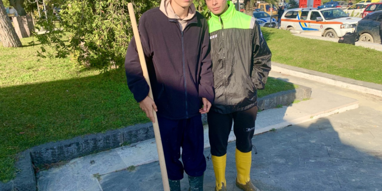 Ischia, Camillo e Andrea e gli altri ‘angeli del fango’