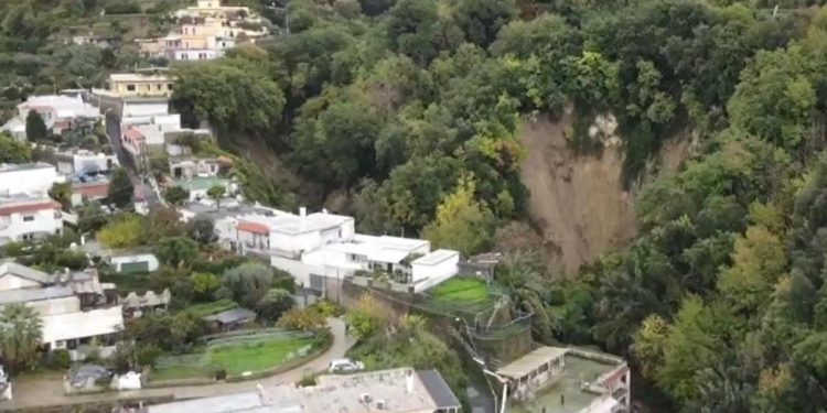 Frana Ischia, ex sindaco Casamicciola: “Pericolo c’è ancora, attenti a nuova bomba acqua”