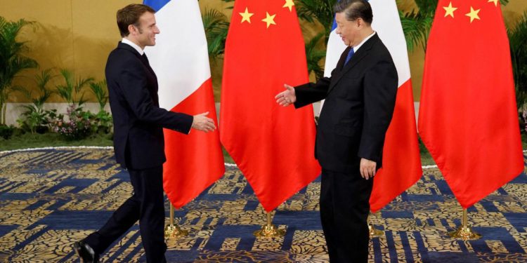 Ucraina, Macron a Xi: “Convinca Putin a tornare al tavolo del negoziato”