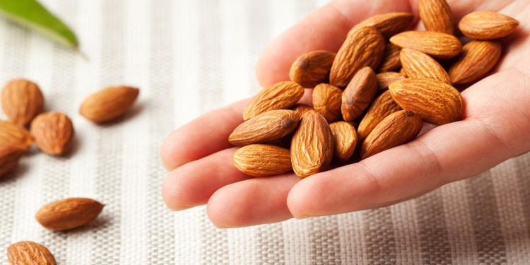 Esperti: “Mandorle come la musica per dare una carica di energia”