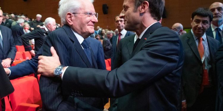 Colloquio Mattarella-Macron: “Necessaria piena collaborazione”